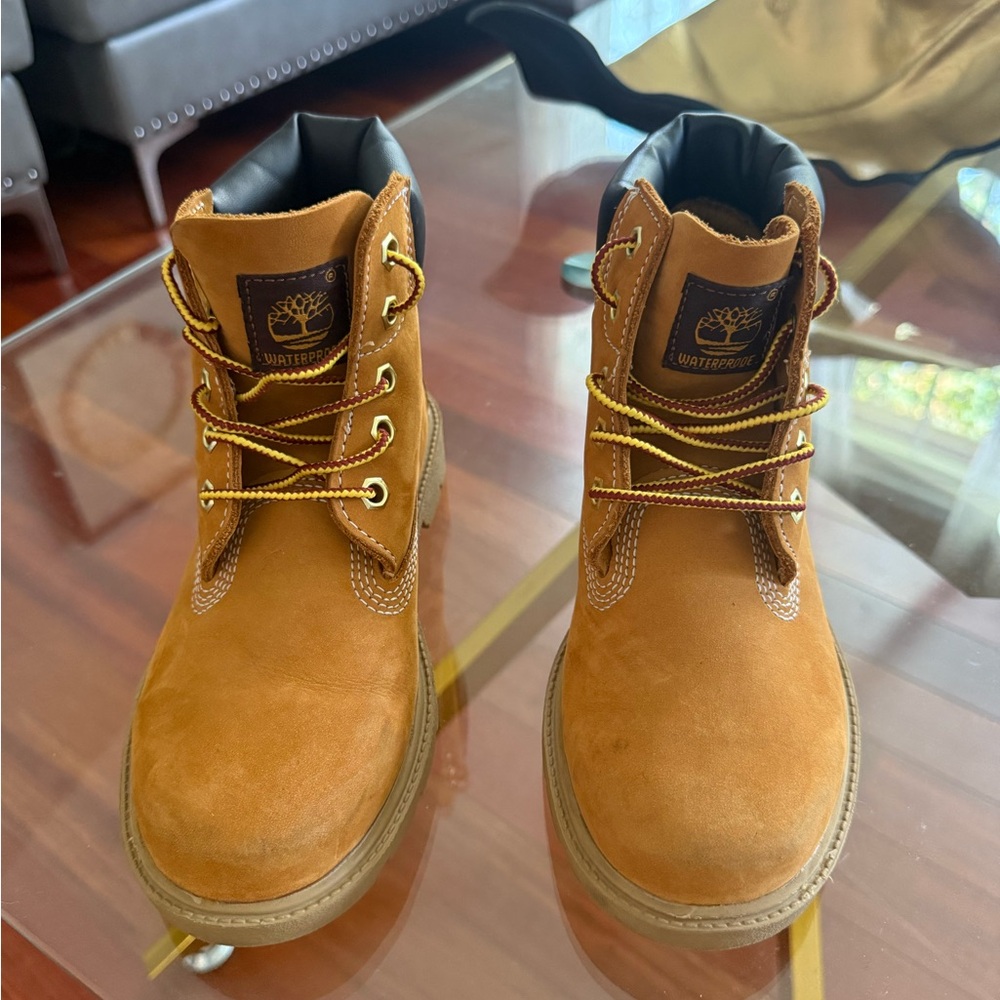 Timberland boys kids  Tan Boots sz 8 M